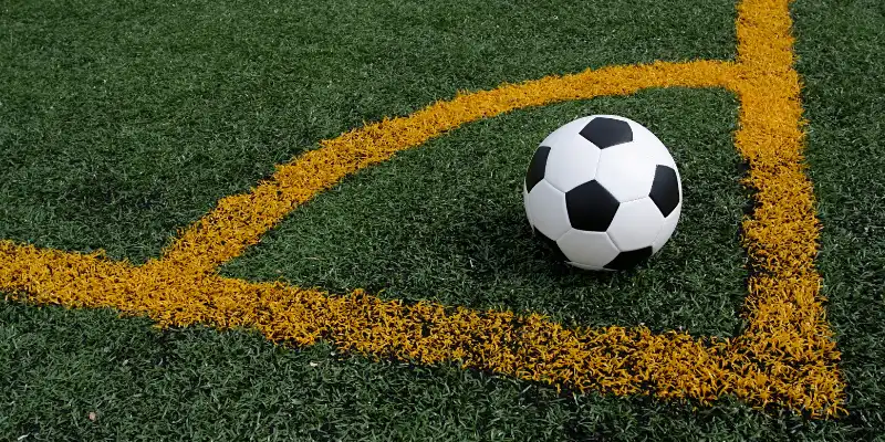 Phân tích sự mạnh yếu của hai đội khi chơi corner bet